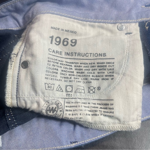 NWOT Gap Denim cut off Jean shorts 26/2 regular never worn Buy cheap off season! - Picture 8 of 11